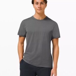 Lululemon Men's The Fundamental Short Sleeve
T-Shirt in Anchor Gray